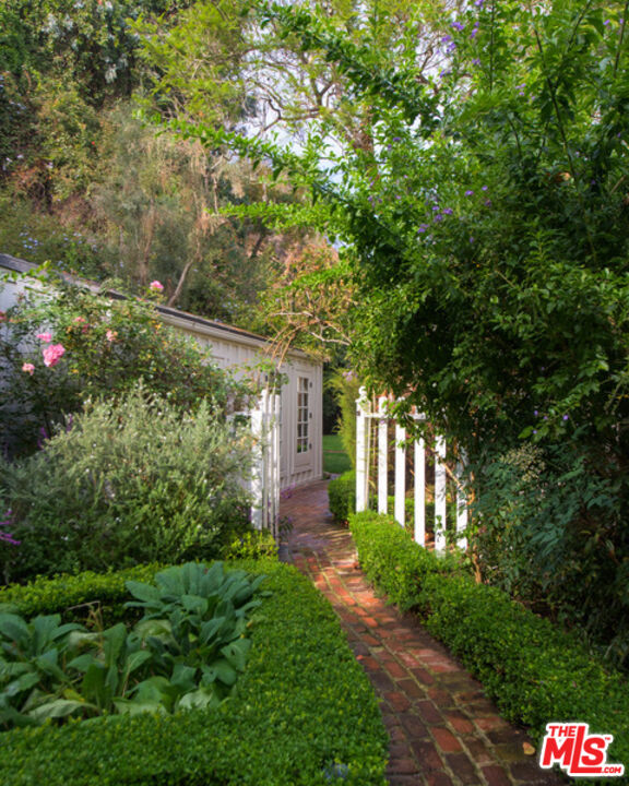 1001 Rivas Canyon Rd