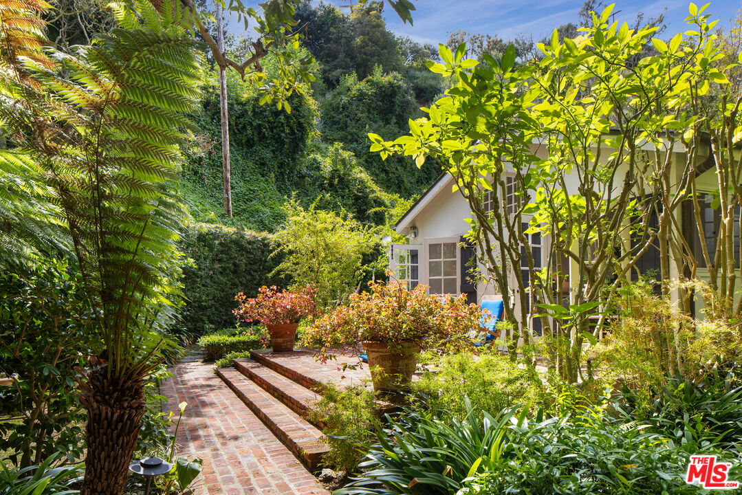 1001 Rivas Canyon Rd