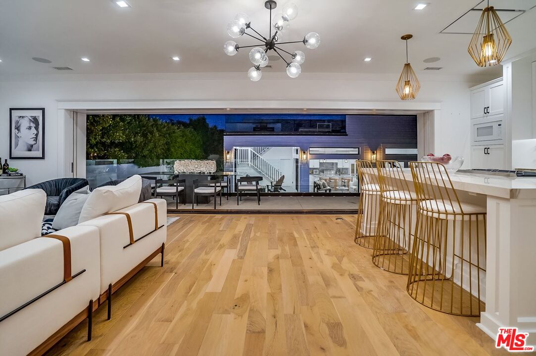 1524 N Sierra Bonita Ave