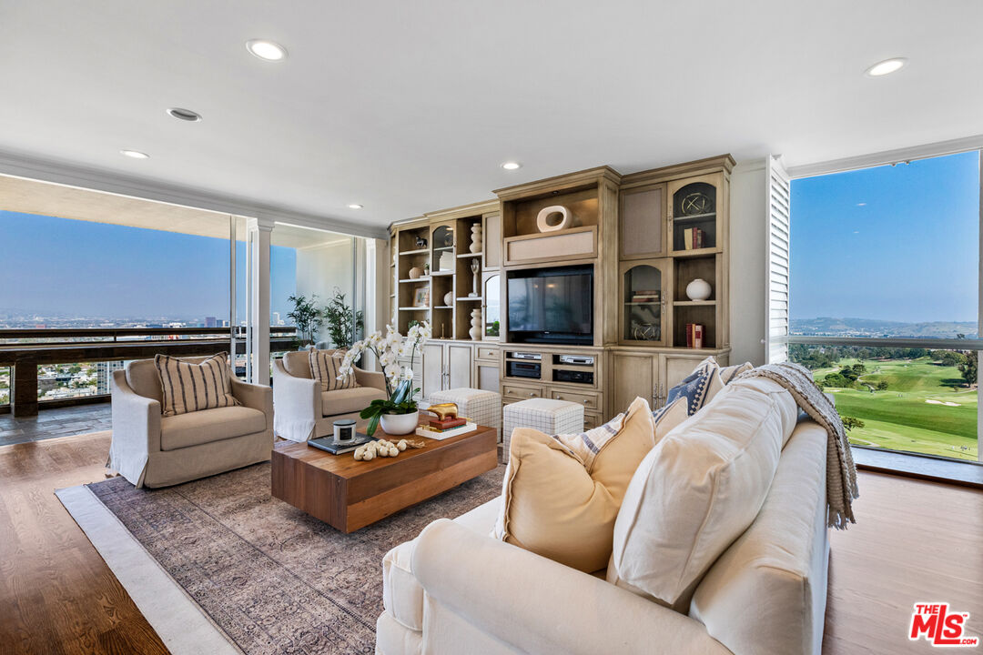 2222 Avenue Of The Stars Unit: 1506