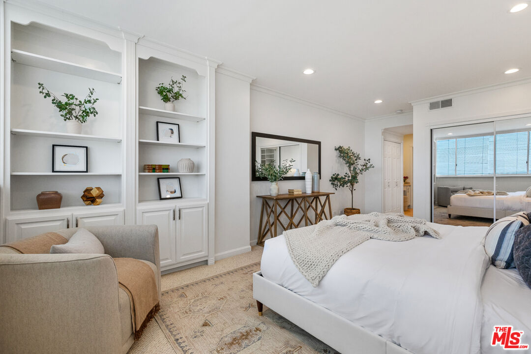 2222 Avenue Of The Stars Unit: 1506