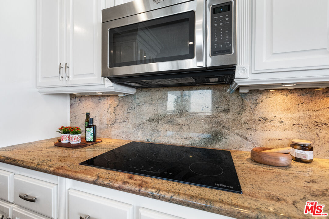 2222 Avenue Of The Stars Unit: 1506