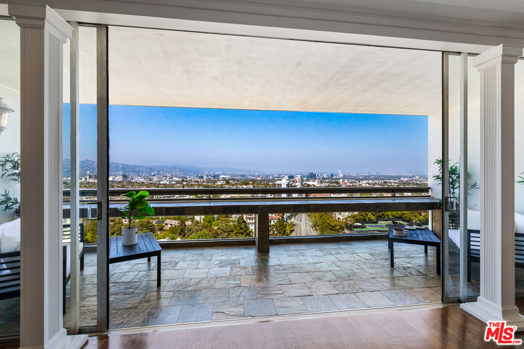 2222 Avenue Of The Stars Unit: 1506