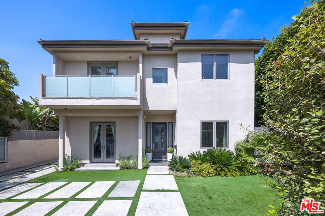 841 N Crescent Heights Blvd