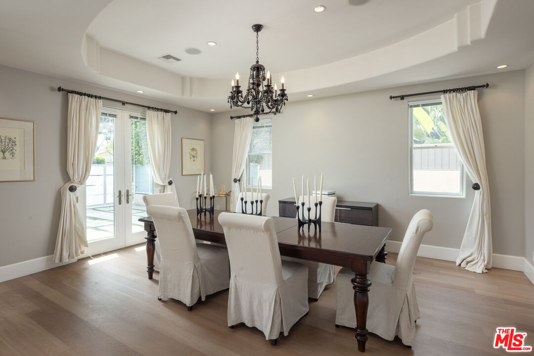 841 N Crescent Heights Blvd