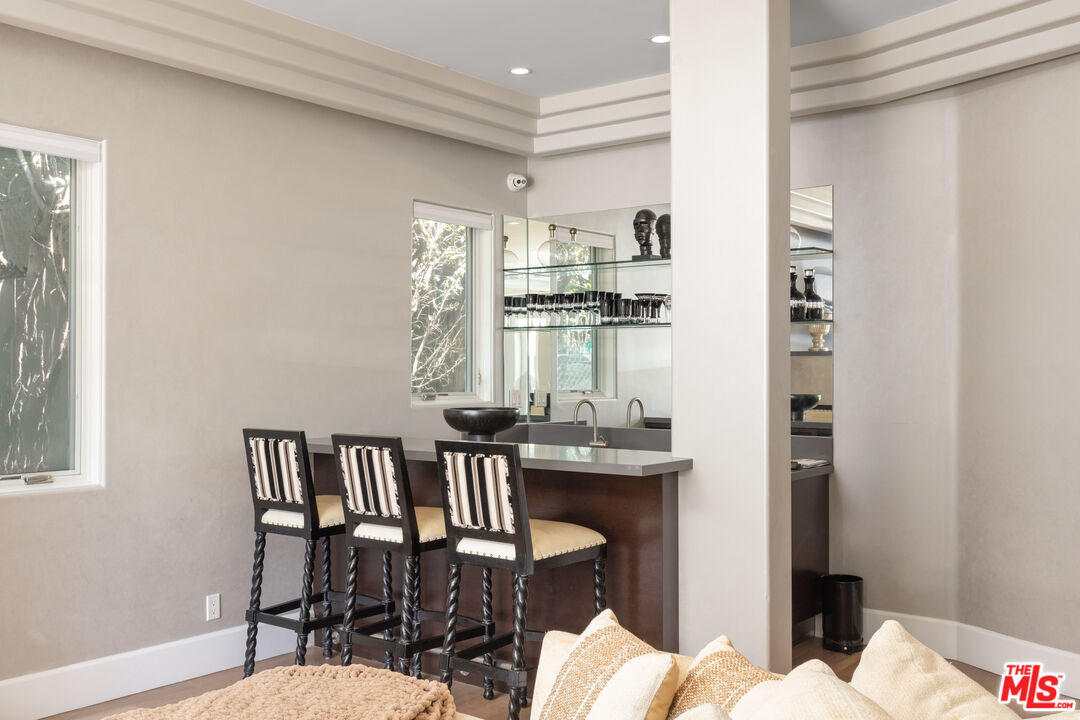 841 N Crescent Heights Blvd