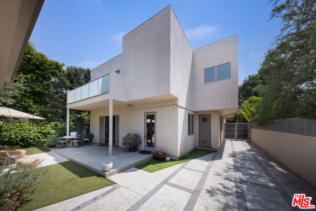 841 N Crescent Heights Blvd