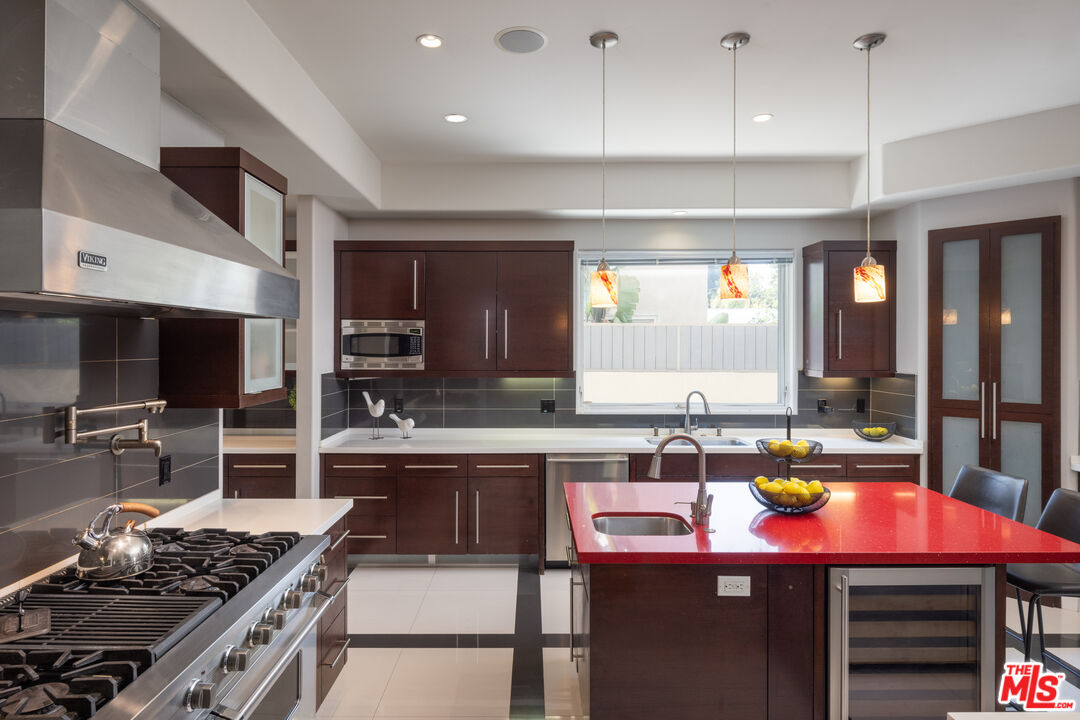 841 N Crescent Heights Blvd