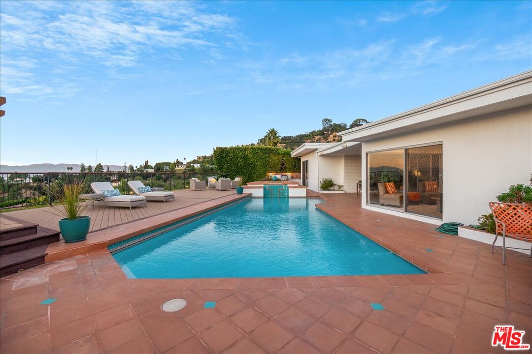 3065 Dona Susana Dr