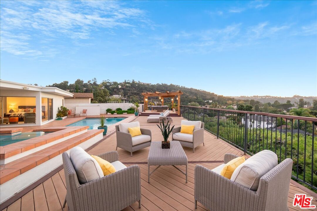 3065 Dona Susana Dr
