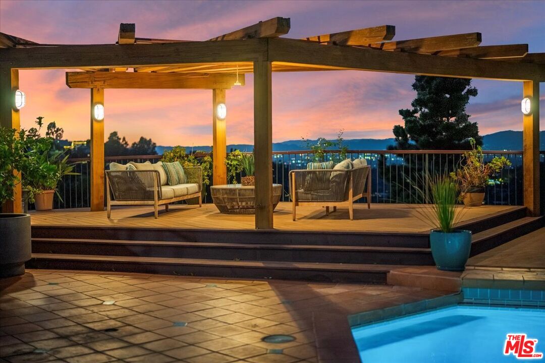 3065 Dona Susana Dr