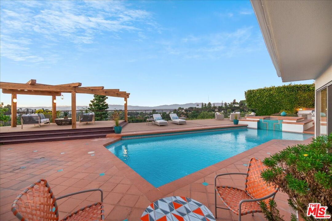 3065 Dona Susana Dr