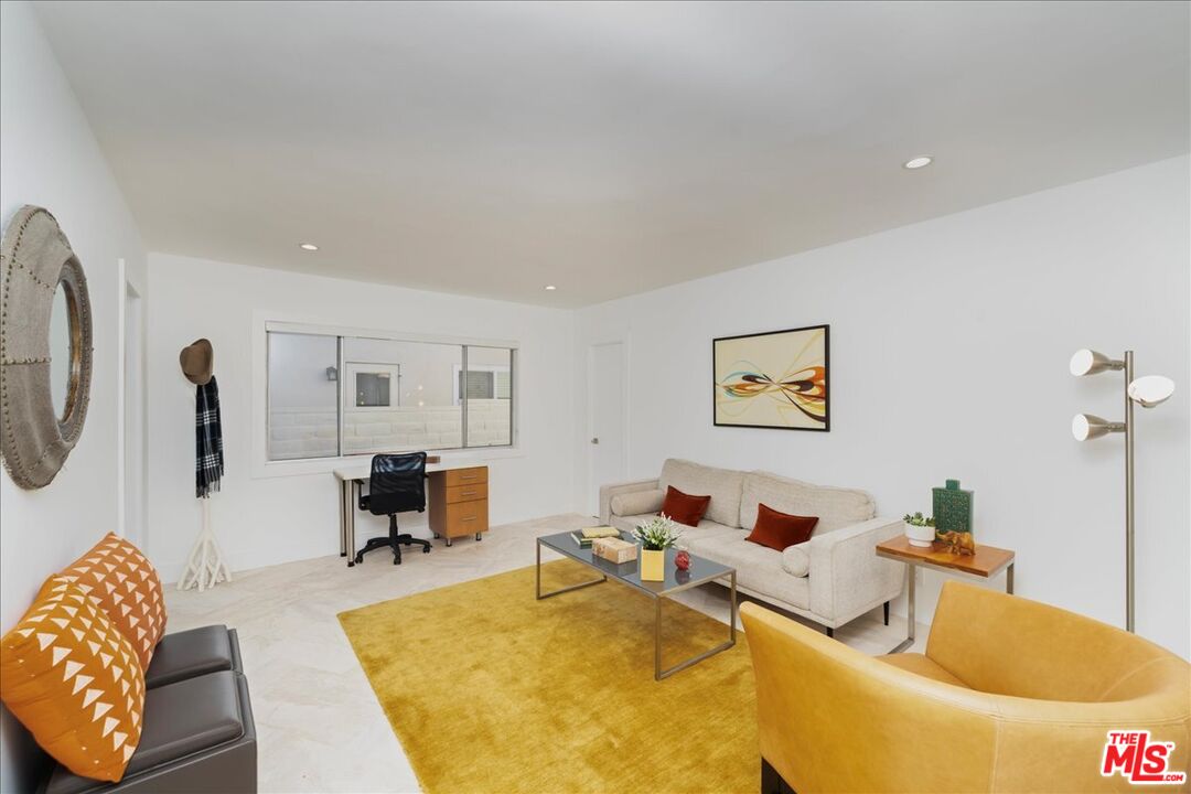 3065 Dona Susana Dr