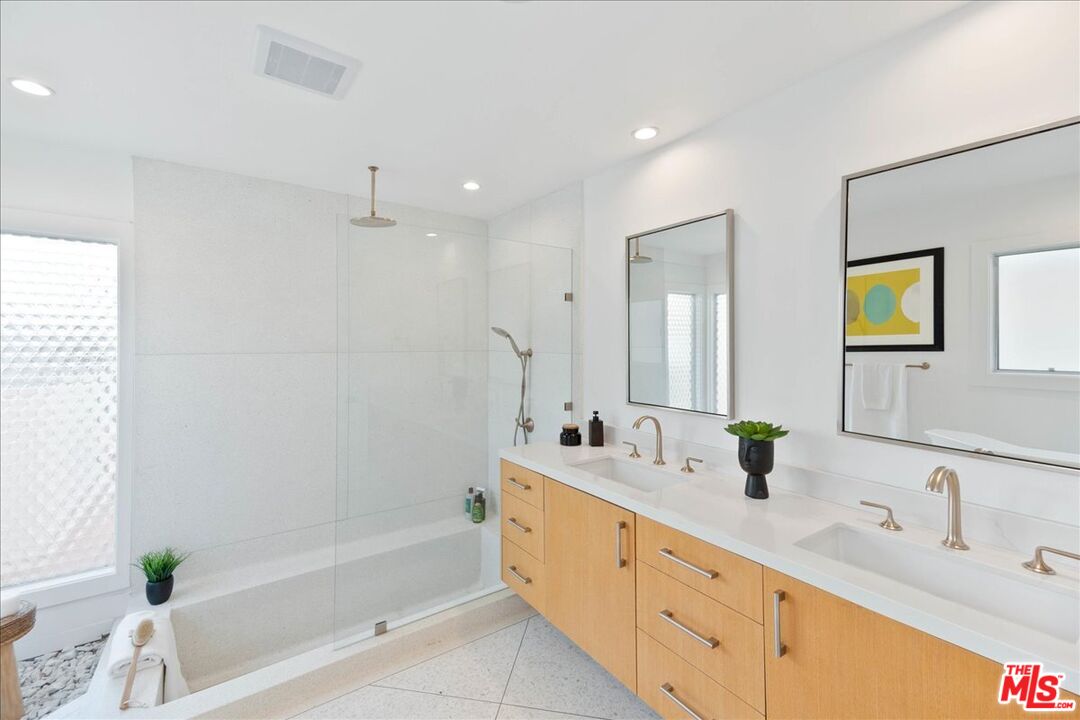 3065 Dona Susana Dr