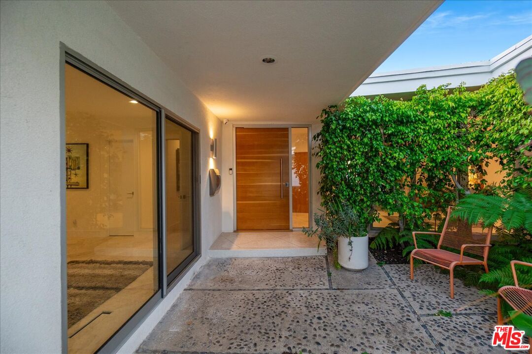 3065 Dona Susana Dr
