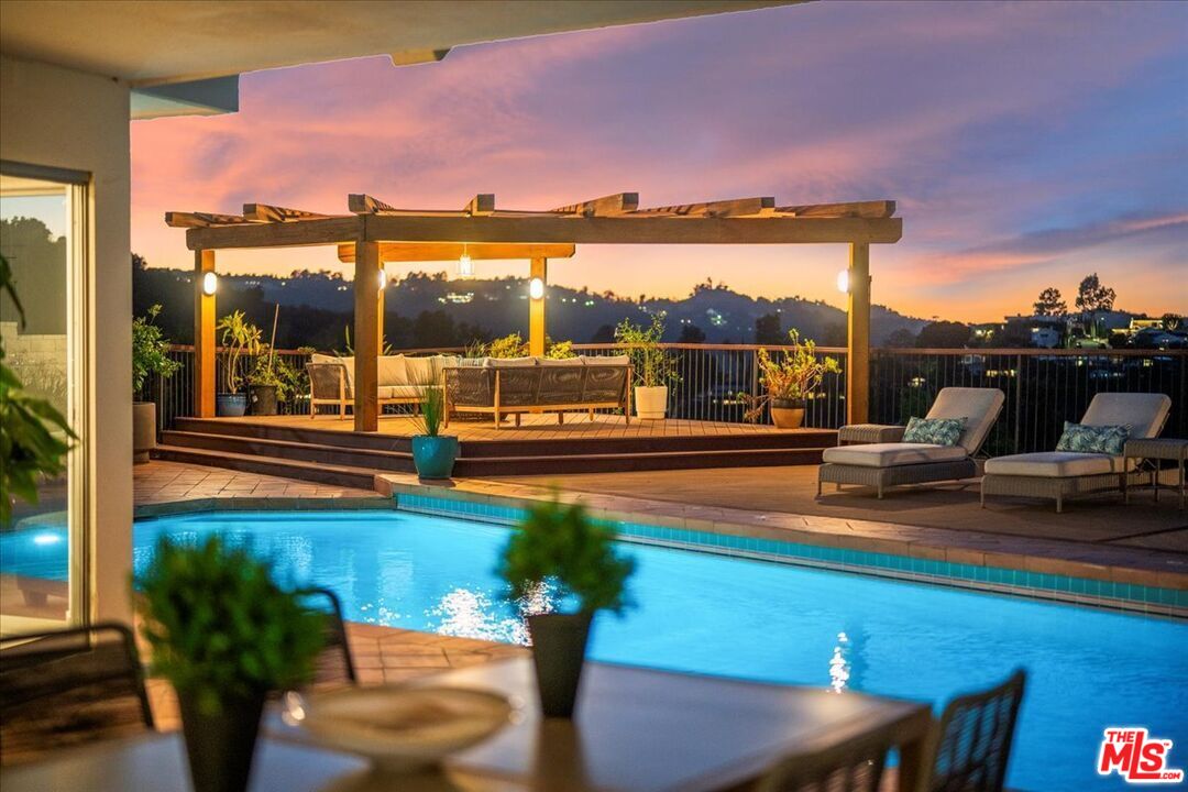 3065 Dona Susana Dr