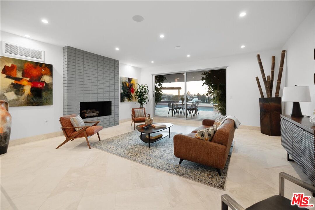 3065 Dona Susana Dr