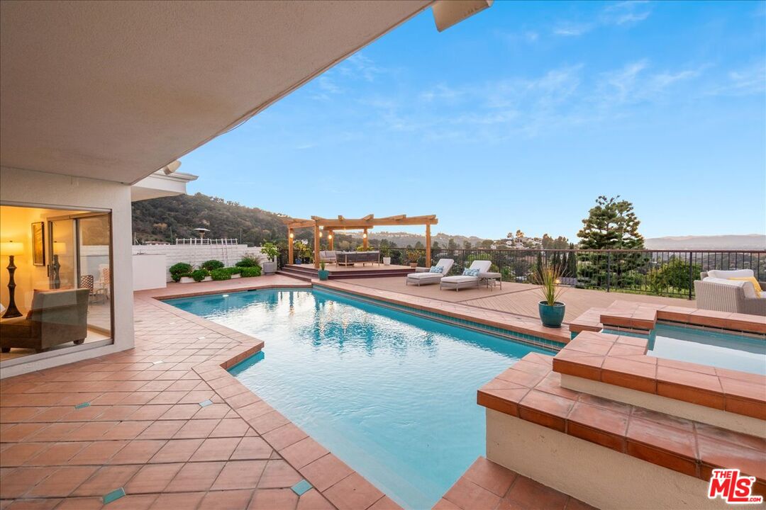 3065 Dona Susana Dr