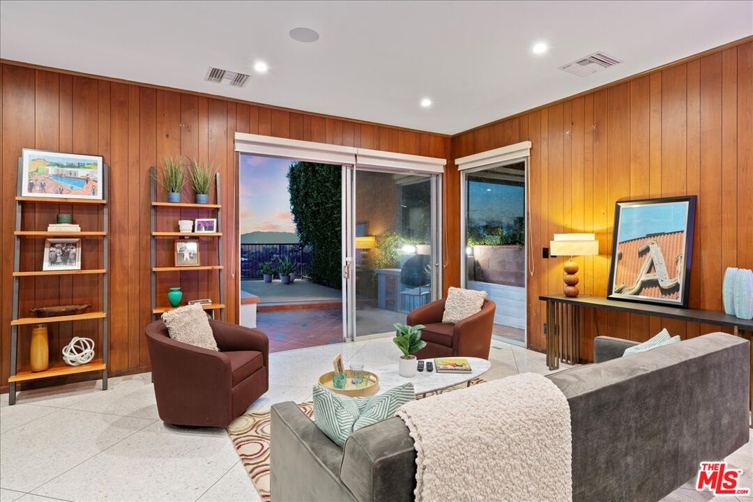 3065 Dona Susana Dr