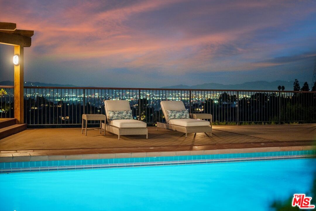 3065 Dona Susana Dr