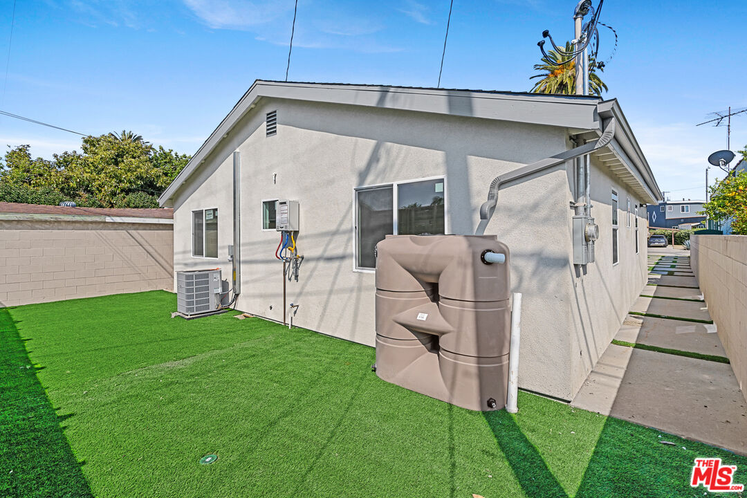 3019 S Palm Grove Ave
