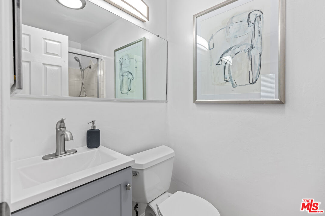 1146 E Lexington Dr Unit: 203