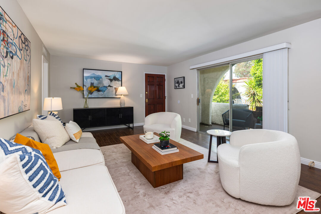 1146 E Lexington Dr Unit: 203