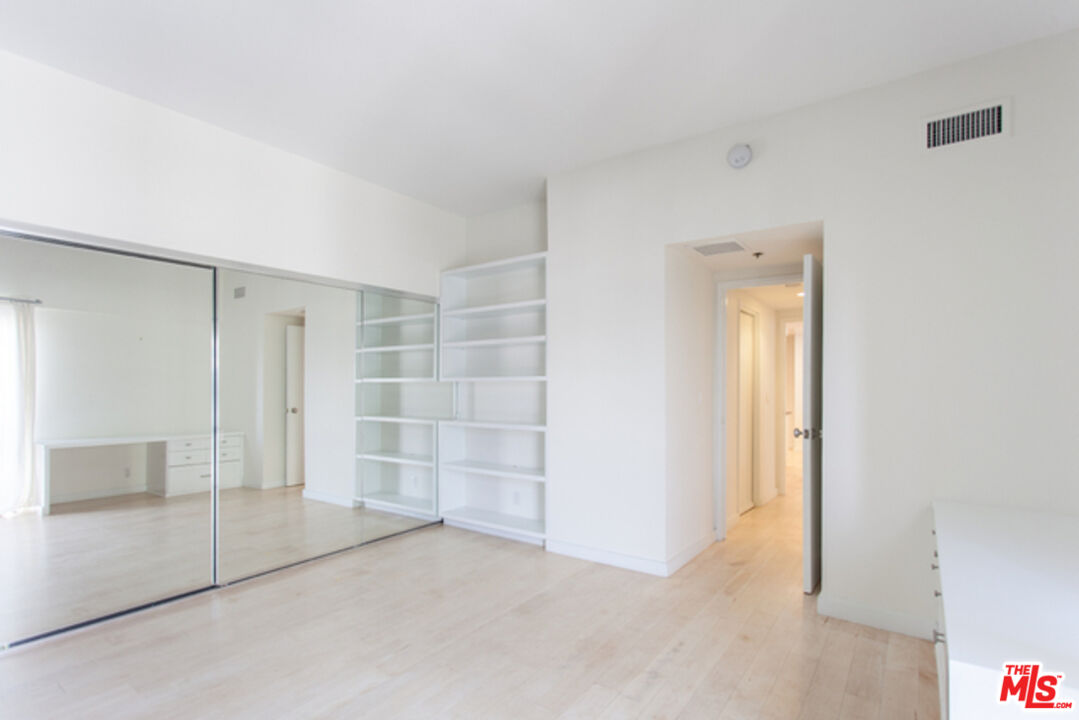 10445 Wilshire Blvd Unit: 1402