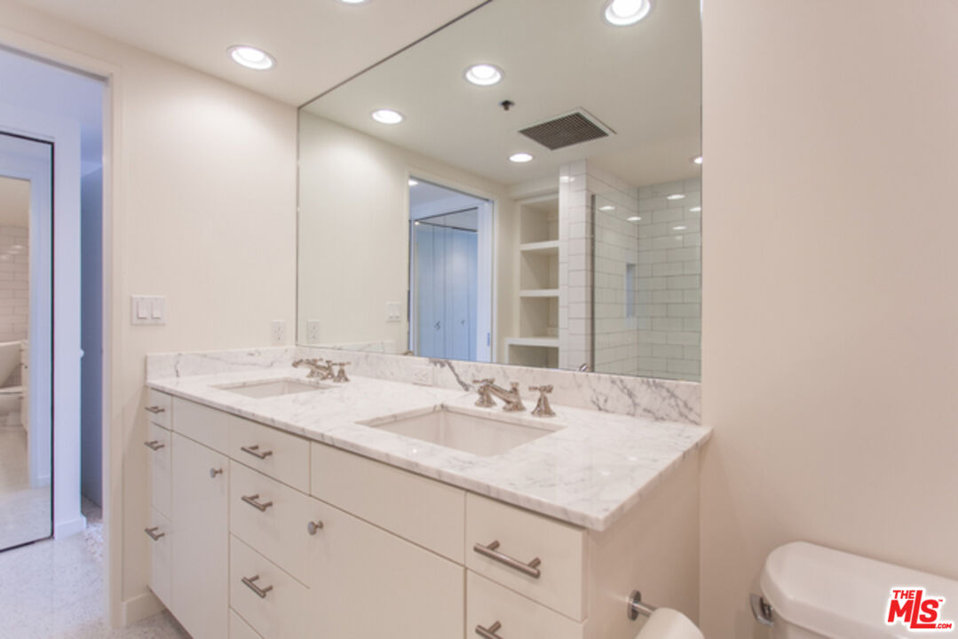 10445 Wilshire Blvd Unit: 1402