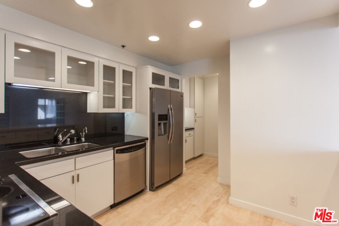 10445 Wilshire Blvd Unit: 1402