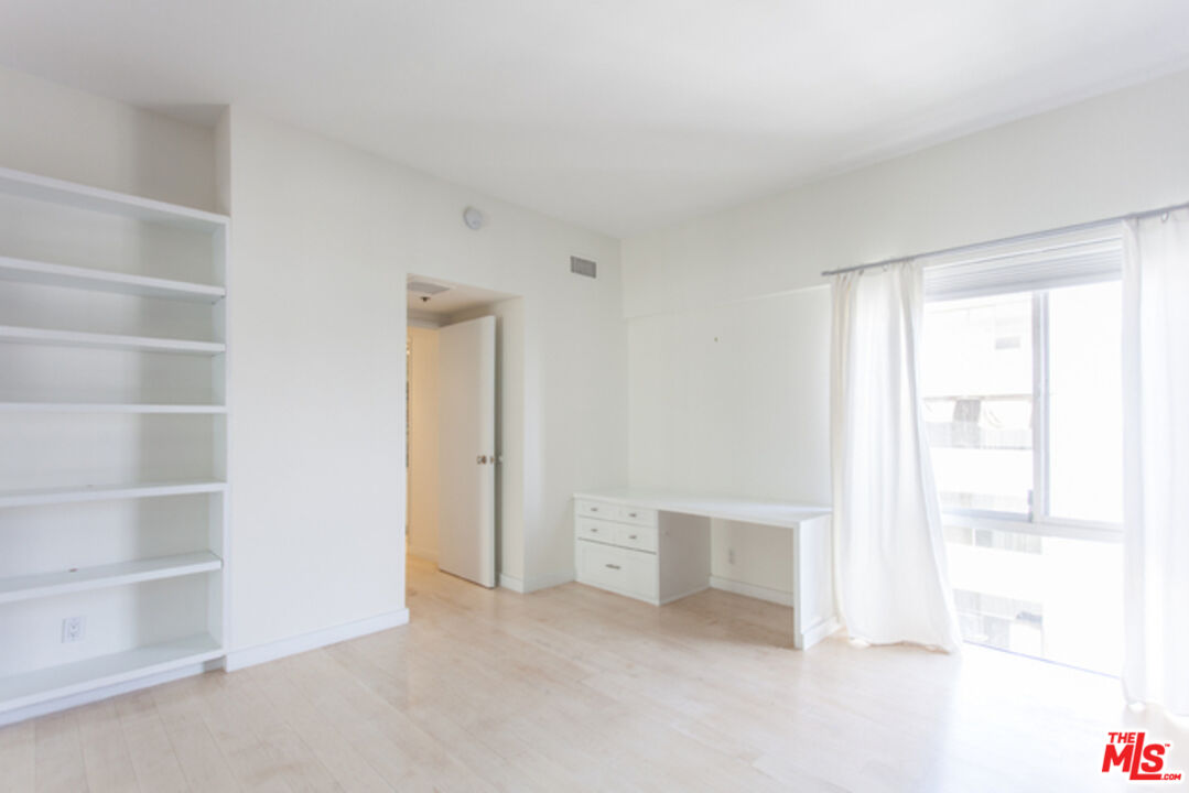 10445 Wilshire Blvd Unit: 1402