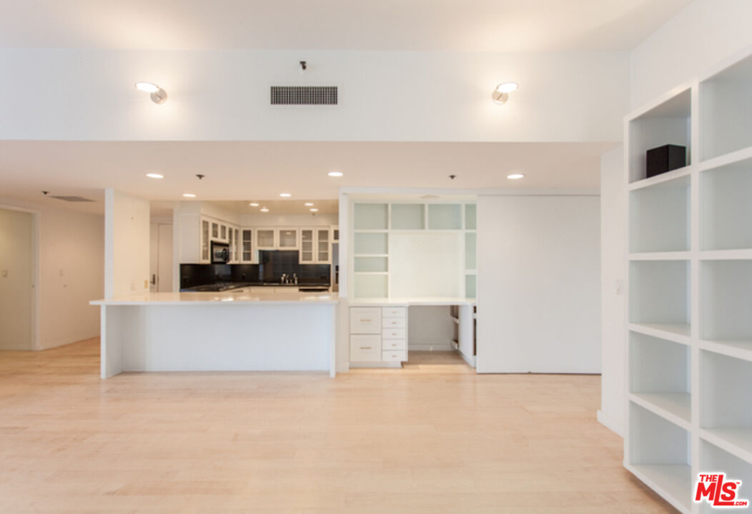 10445 Wilshire Blvd Unit: 1402