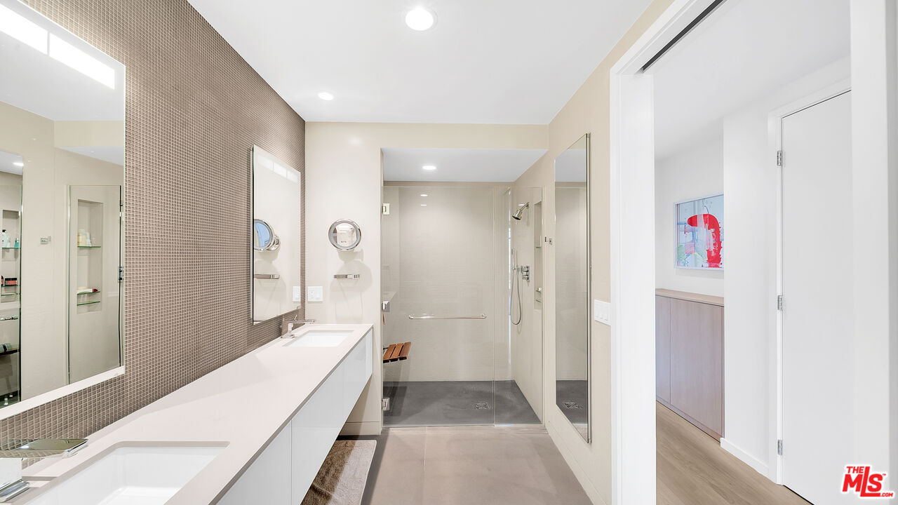 1705 Ocean Unit: 414