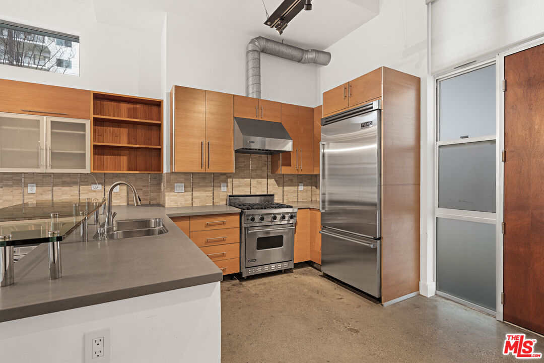 1152 N La Cienega Blvd Unit: 101