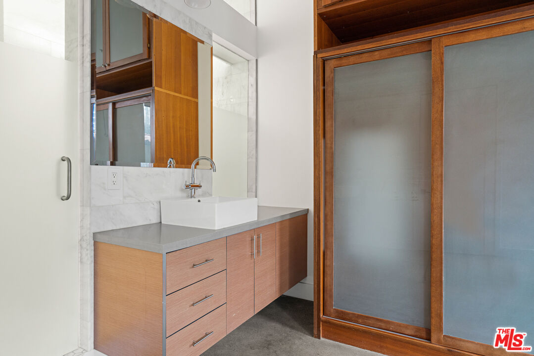 1152 N La Cienega Blvd Unit: 101