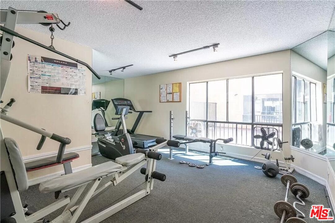 1735 N Fuller Ave Unit: 227