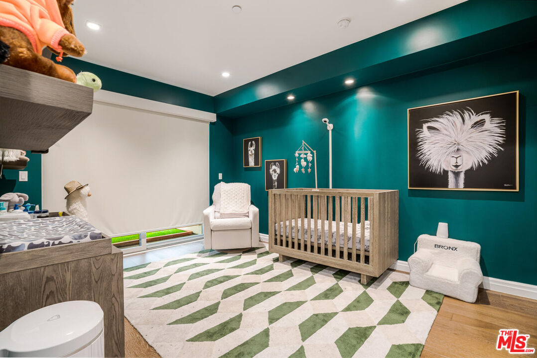 441 S Barrington Ave Unit: 104