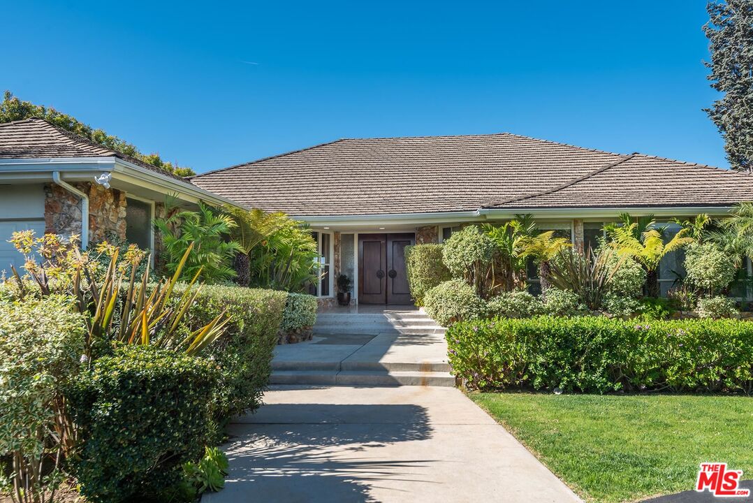 247 N ROCKINGHAM AVE