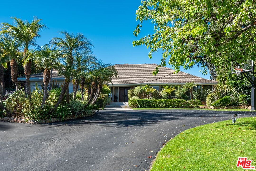 247 N ROCKINGHAM AVE