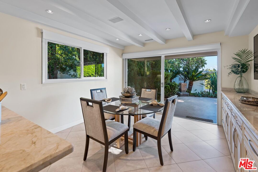 247 N ROCKINGHAM AVE