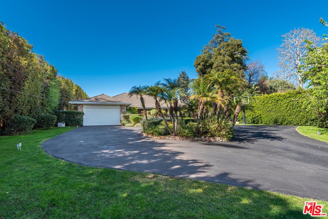 247 N ROCKINGHAM AVE