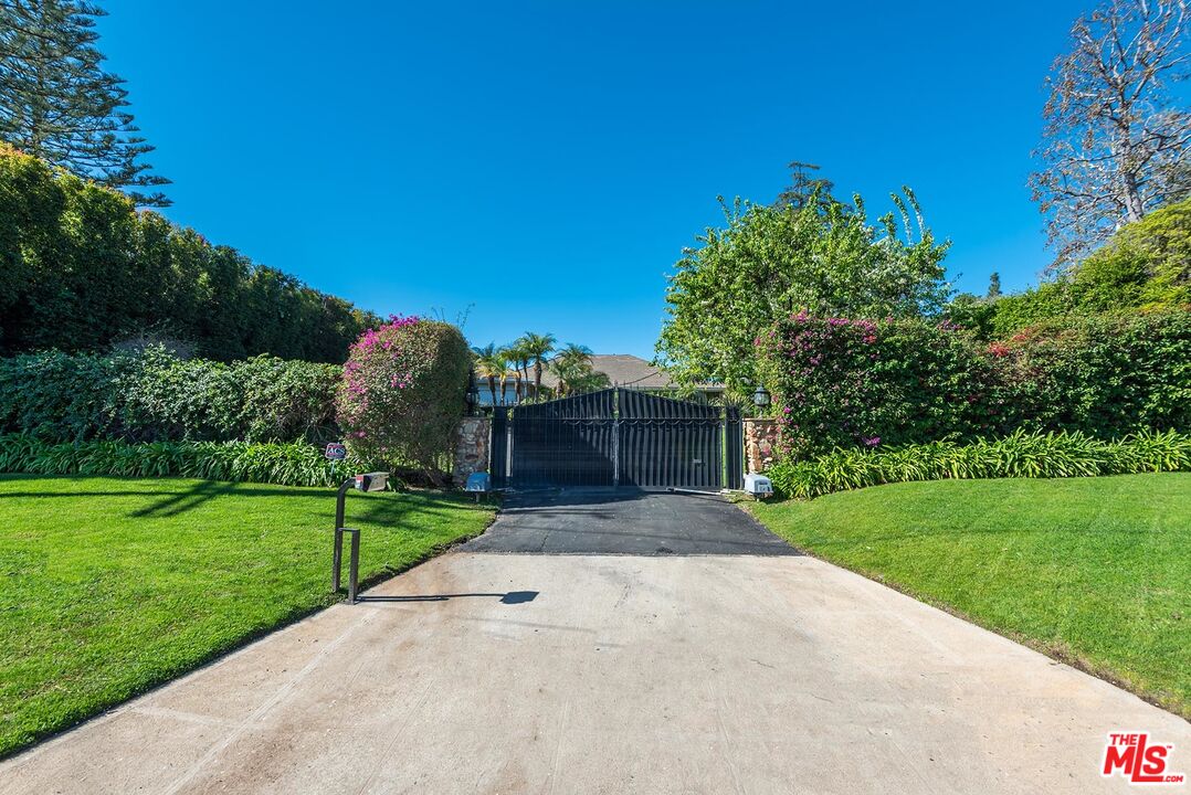 247 N ROCKINGHAM AVE