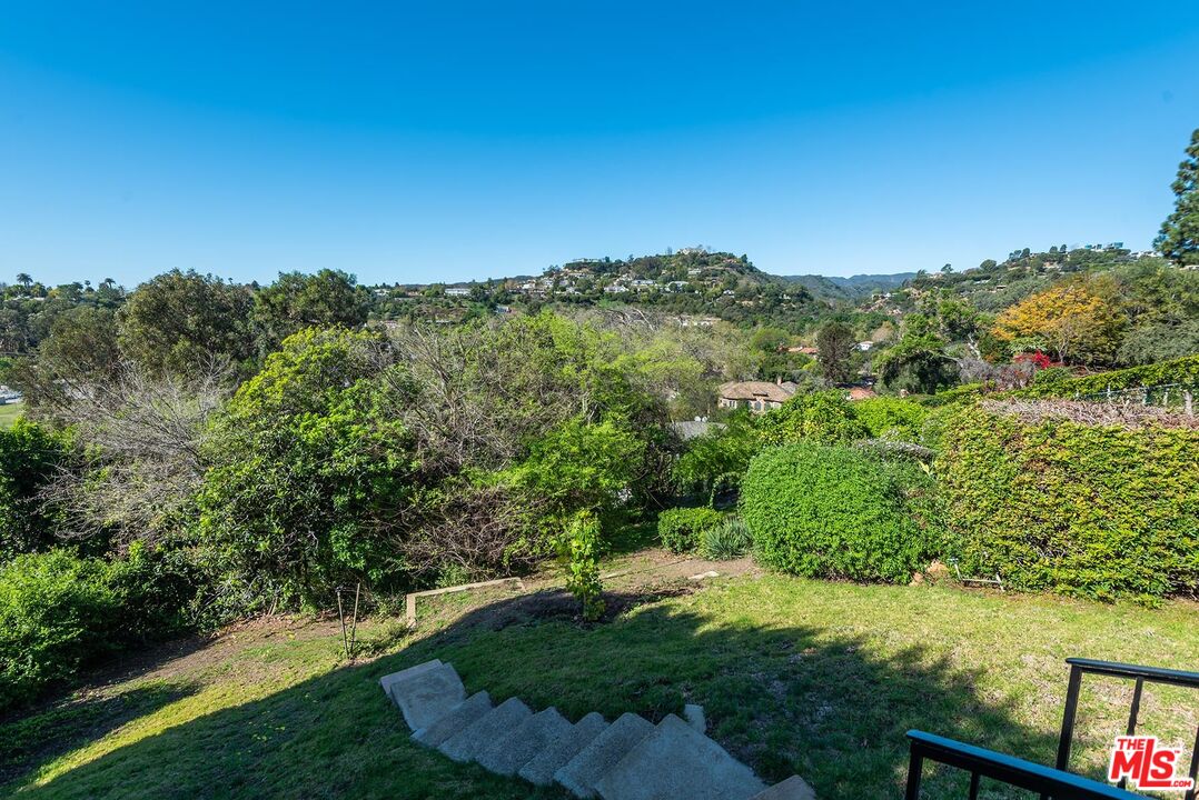 247 N ROCKINGHAM AVE