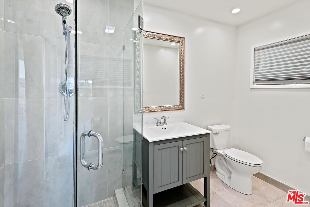 247 N ROCKINGHAM AVE