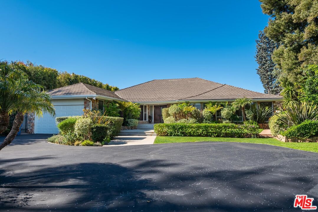 247 N ROCKINGHAM AVE