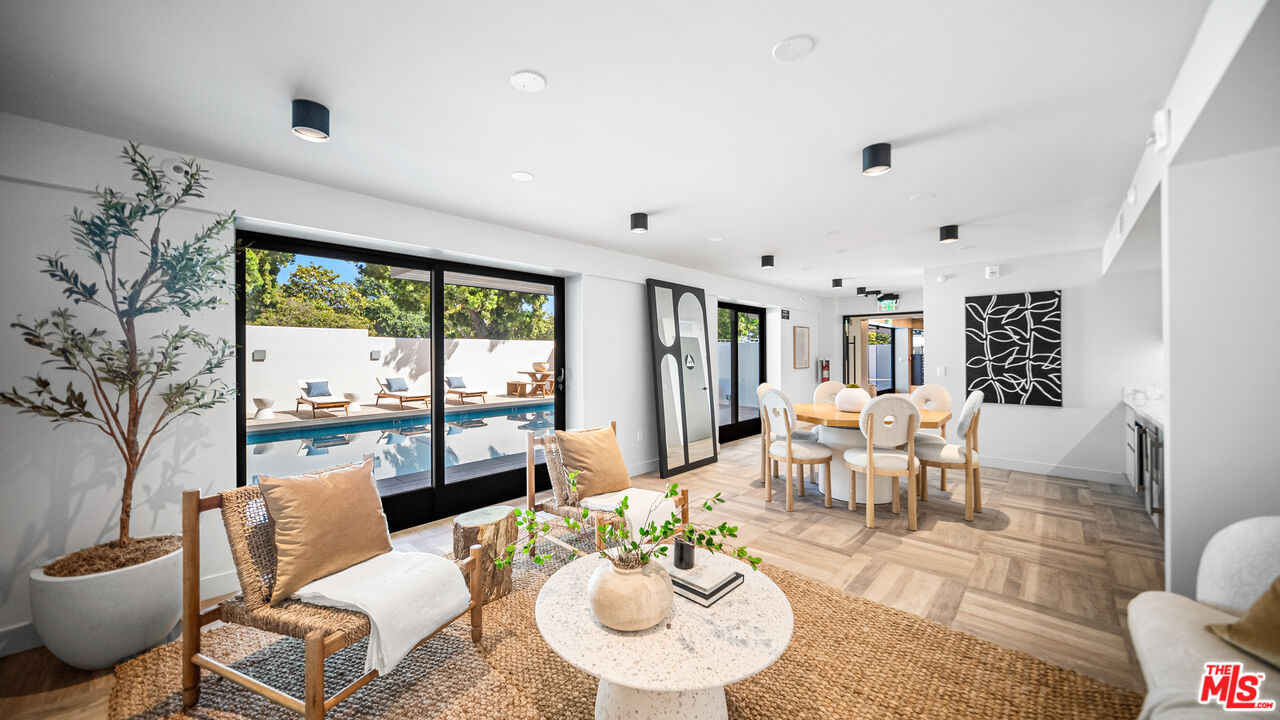 153 San Vicente Blvd Unit: 2G