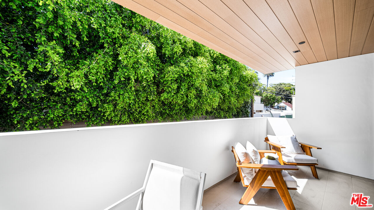 153 San Vicente Blvd Unit: 2G