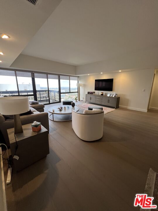 10445 Wilshire Blvd Unit: 1406