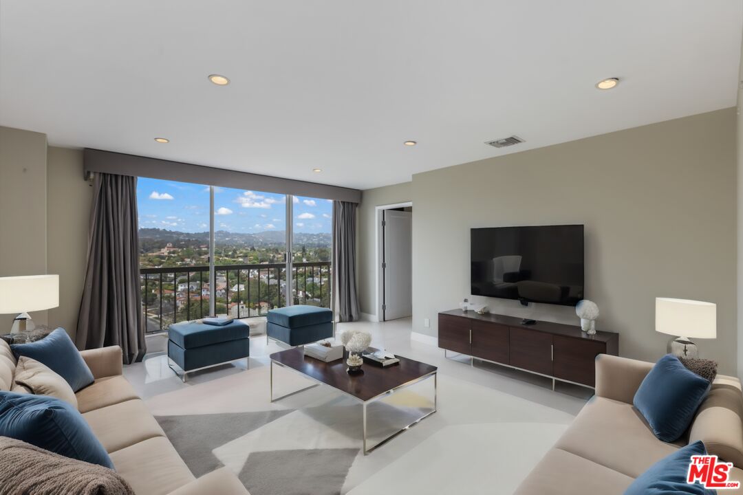 10747 Wilshire Blvd Unit: PH8