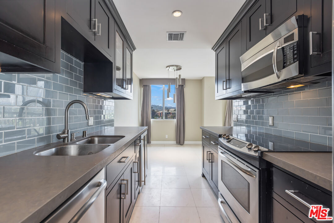 10747 Wilshire Blvd Unit: PH8